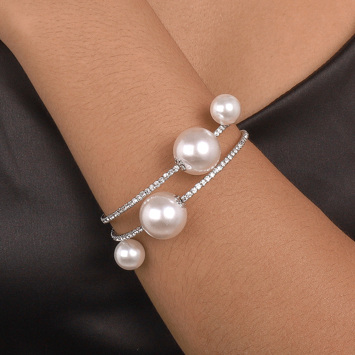 Womenswear | Accessories | MINJI Elastic Circular Faux Pearls Elegant Bracelet